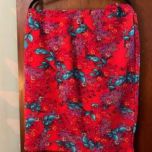 LULAROE NWOT BEAUTIFUL 3 CASSIE